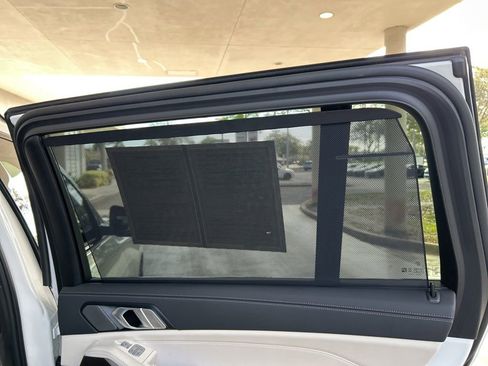 Used 2024 BMW X7 xDrive40i w/ Executive Package image 37