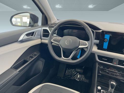 New 2026 Volkswagen Taos SE image 28