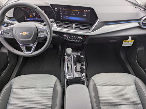 New 2026 Chevrolet Trax LT w/ Sunroof Package FWD image 10