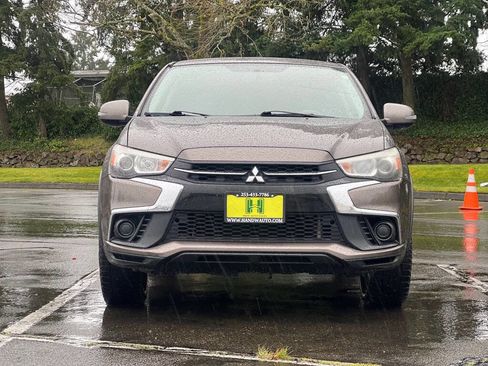 Used 2018 Mitsubishi Outlander Sport ES image 2