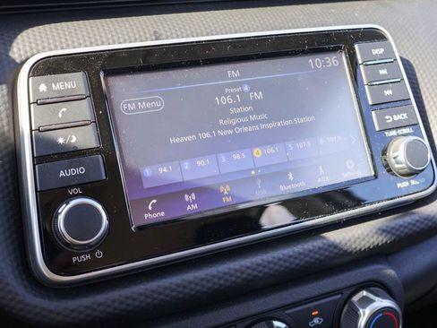 Certified 2025 Nissan Kicks Play S image 3