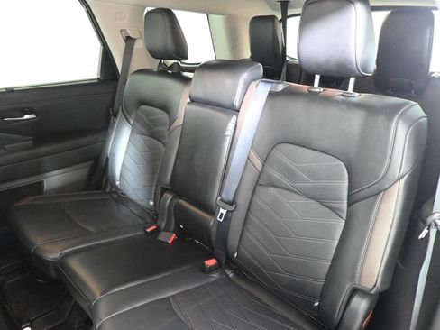 Used 2025 Nissan Pathfinder Platinum w/ Cargo Package AWD/4WD image 4