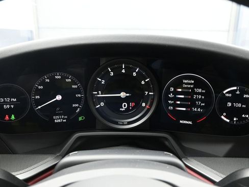 Used 2024 Porsche 911 Carrera 4 AWD/4WD image 17