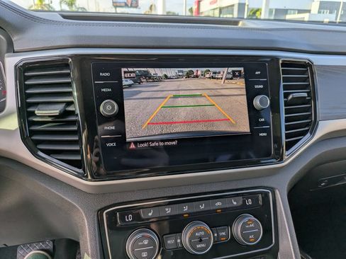 Certified 2023 Volkswagen Atlas SE w/ Panoramic Sunroof Package FWD image 21