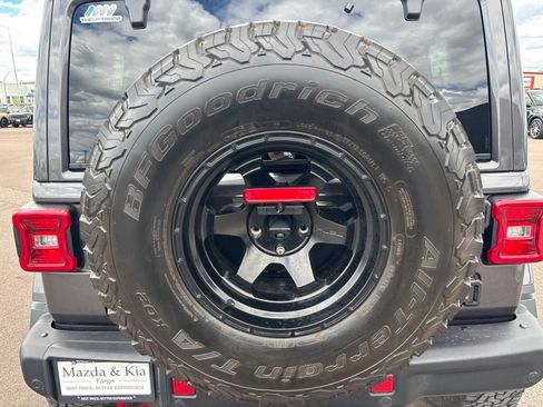 Used 2021 Jeep Wrangler Unlimited Rubicon AWD/4WD image 35