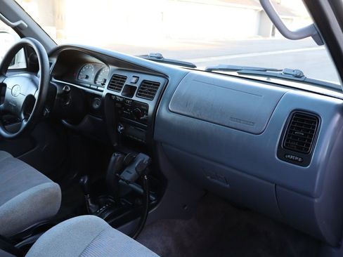 Used 2000 Toyota 4Runner SR5 image 17