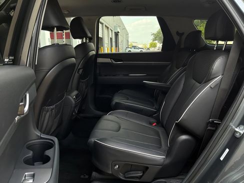 Used 2025 Hyundai Palisade SEL FWD image 12