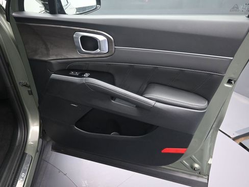 Certified 2025 Kia Sorento SX Prestige image 41