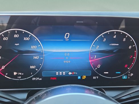 Used 2025 Mercedes-Benz GLC 300 image 24