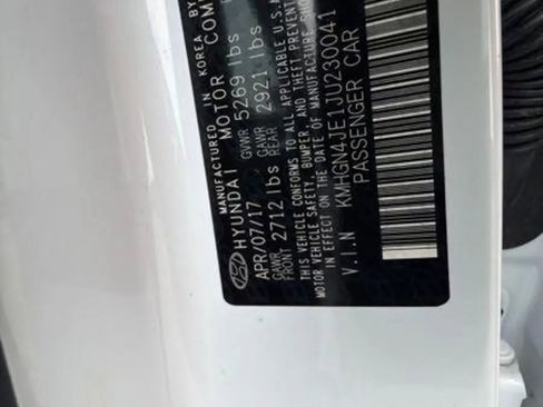 Used 2018 Genesis G80 3.8 RWD image 13