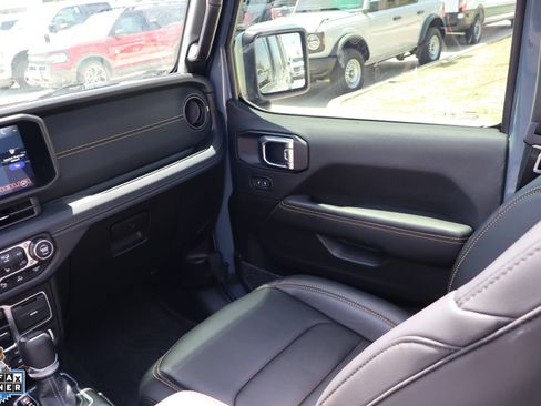 Used 2025 Jeep Wrangler Unlimited Rubicon 392 AWD/4WD image 22