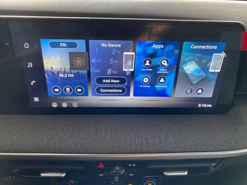 Used 2026 Nissan Kicks SV FWD image 34