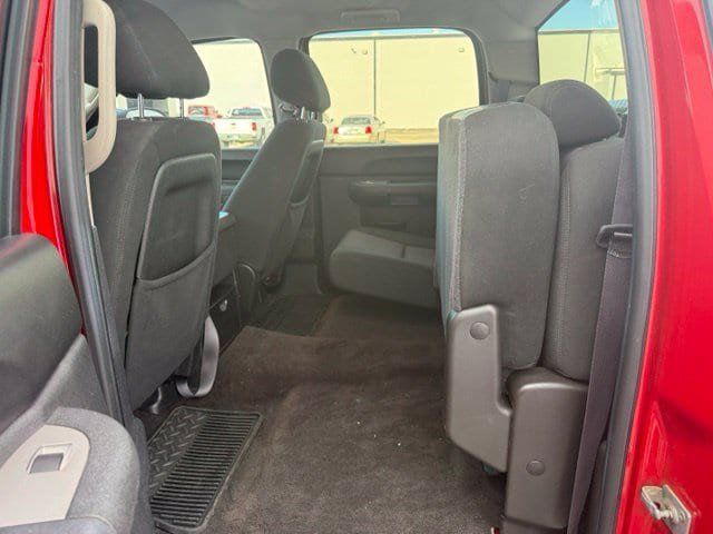 Used 2011 Chevrolet Silverado 2500 LT w/ Interior Plus Package AWD/4WD image 27