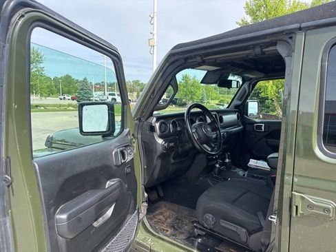 Used 2022 Jeep Gladiator Sport AWD/4WD image 14