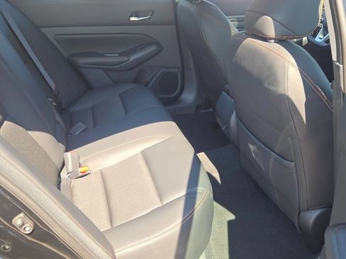 Used 2022 Nissan Altima 2.5 SR w/ Midnight Edition Package FWD image 8