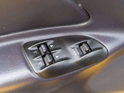 Used 2002 Chrysler Prowler RWD image 14