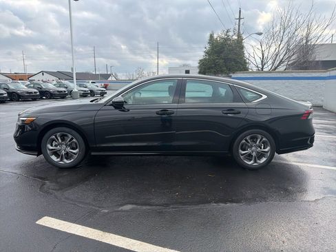 Used 2023 Honda Accord EX-L image 2