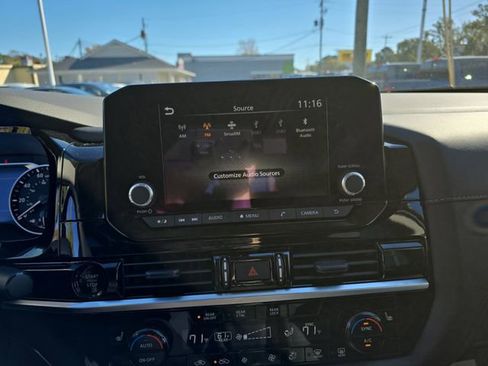 New 2025 Nissan Pathfinder SV w/ Black Appearance Package image 21