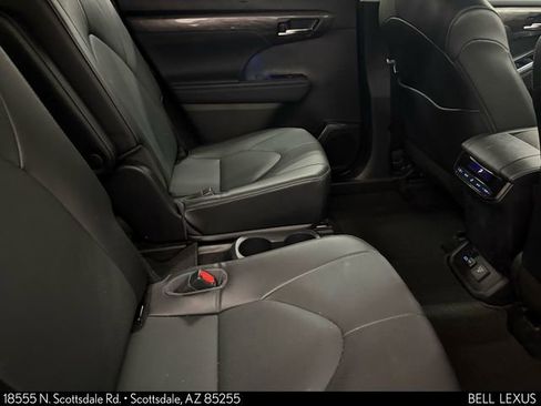 Used 2022 Toyota Highlander Limited image 27