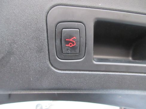 Used 2020 Tesla Model S Long Range Plus image 35