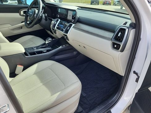 Used 2022 Kia Sorento S w/ Panoramic Sunroof Package image 9