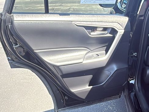 Certified 2025 Toyota RAV4 XLE AWD/4WD image 17