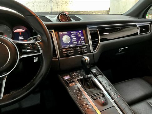 Used 2016 Porsche Macan S image 8