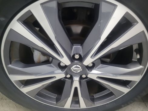 Used 2019 Nissan Pathfinder Platinum AWD/4WD image 31
