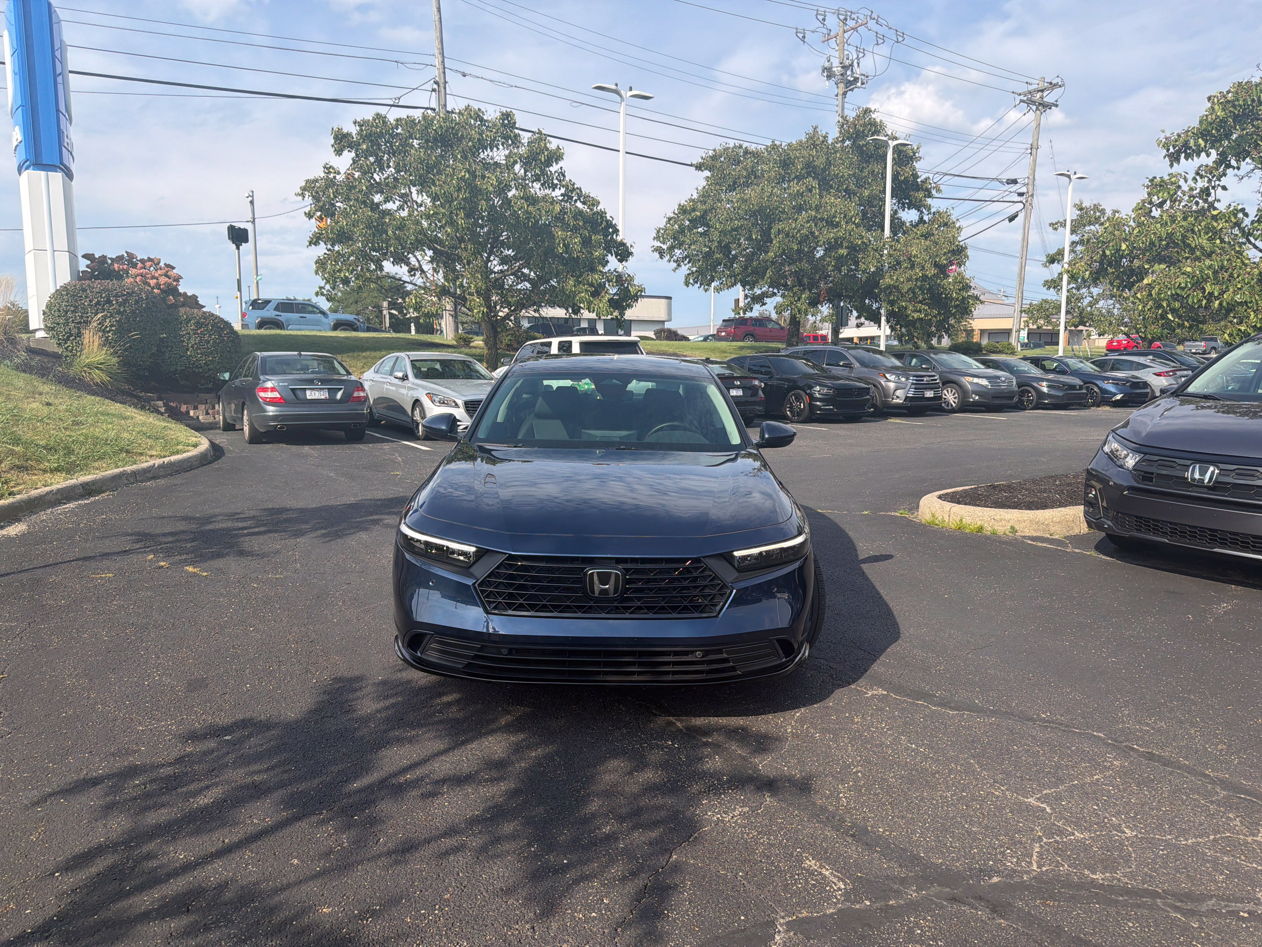 Used 2025 Honda Accord EX-L image 3