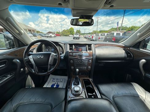 Used 2017 INFINITI QX80 4WD w/ Driver Assistance Package image 11