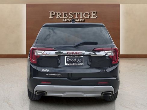 Used 2023 GMC Acadia SLE image 12