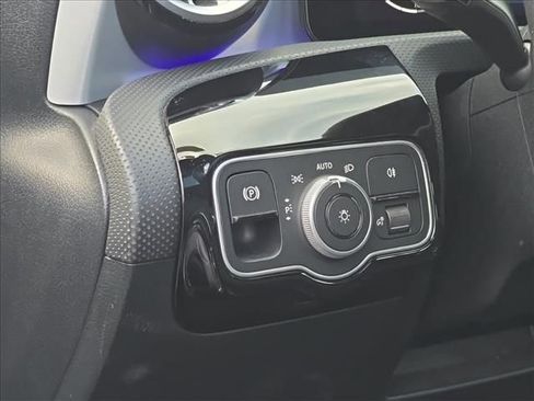 Used 2025 Mercedes-Benz CLA 250 4MATIC image 18