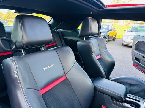 Used 2014 Dodge Challenger SRT8 image 37