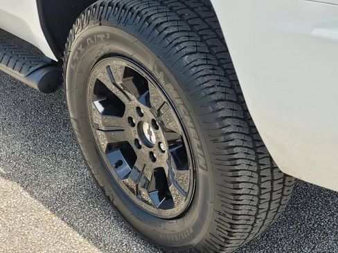 Used 2019 Chevrolet Tahoe LT w/ Luxury Package AWD/4WD image 8