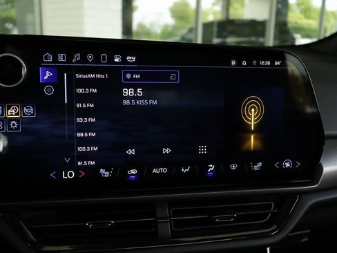 Used 2025 Chevrolet Equinox EV RS image 14