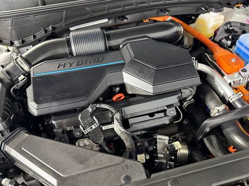 Used 2025 Hyundai Tucson Limited image 37