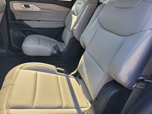 Certified 2025 Ford Explorer Active w/ Active Comfort Package image 13