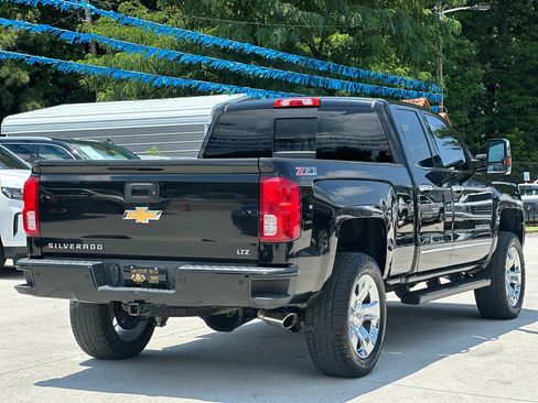 Used 2017 Chevrolet Silverado 1500 LTZ Z71 w/ LTZ Plus Package AWD/4WD image 7