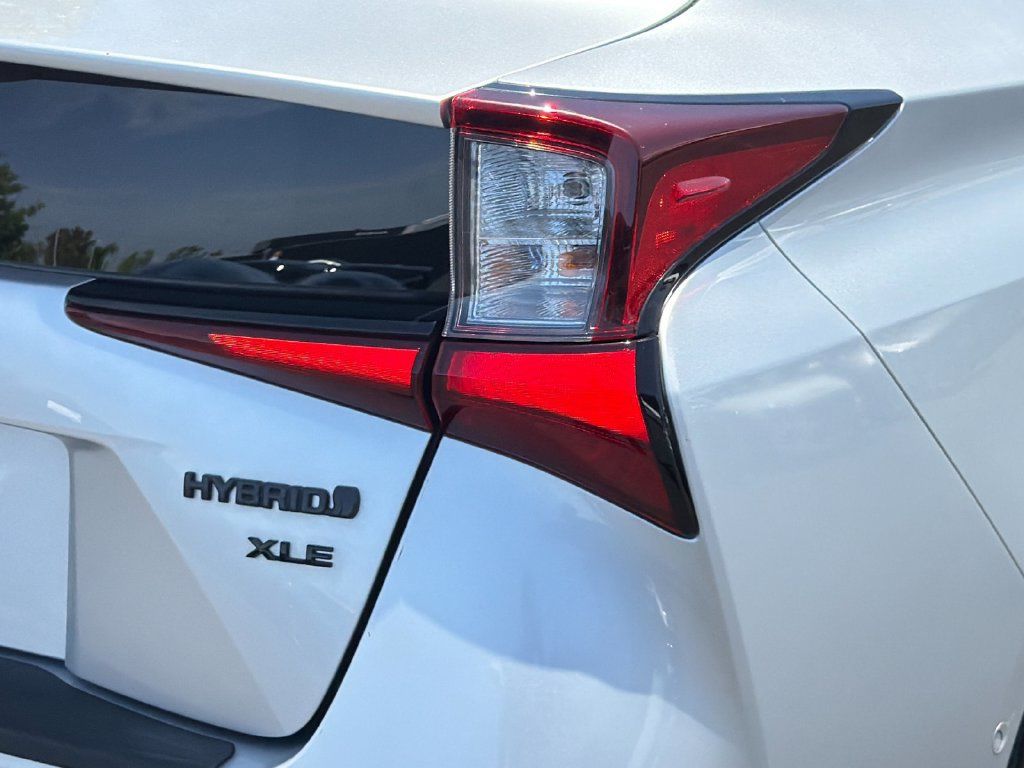 Used 2022 Toyota Prius FWD image 27