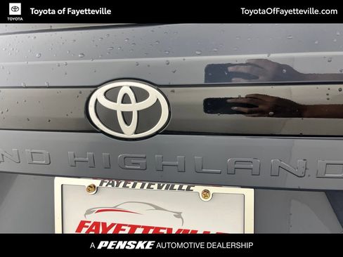 Used 2026 Toyota Grand Highlander FWD image 13