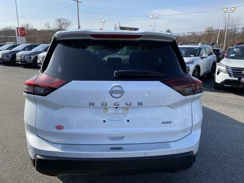 New 2026 Nissan Rogue SV w/ Cold Weather Package AWD/4WD image 4
