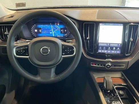 Used 2023 Volvo XC60 B5 Plus w/ Climate Package AWD/4WD image 24