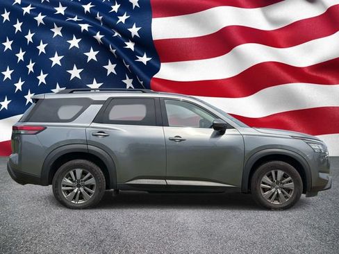 Used 2024 Nissan Pathfinder SV AWD/4WD image 4