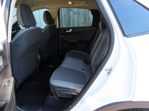 Used 2020 Ford Escape SE FWD image 17