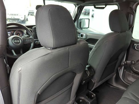 Used 2021 Jeep Wrangler Unlimited Sport image 17