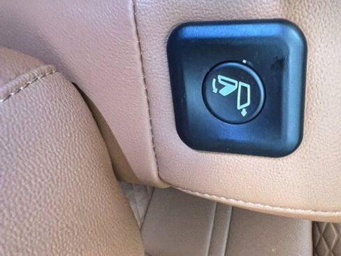 Used 2023 Kia Sorento SX Prestige image 32