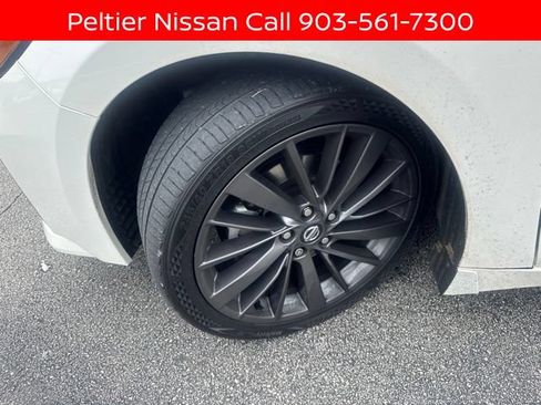 Certified 2020 Nissan Maxima Platinum w/ Reserve Package FWD image 10