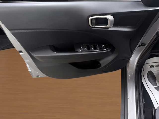 Used 2024 Hyundai Venue SE FWD image 9