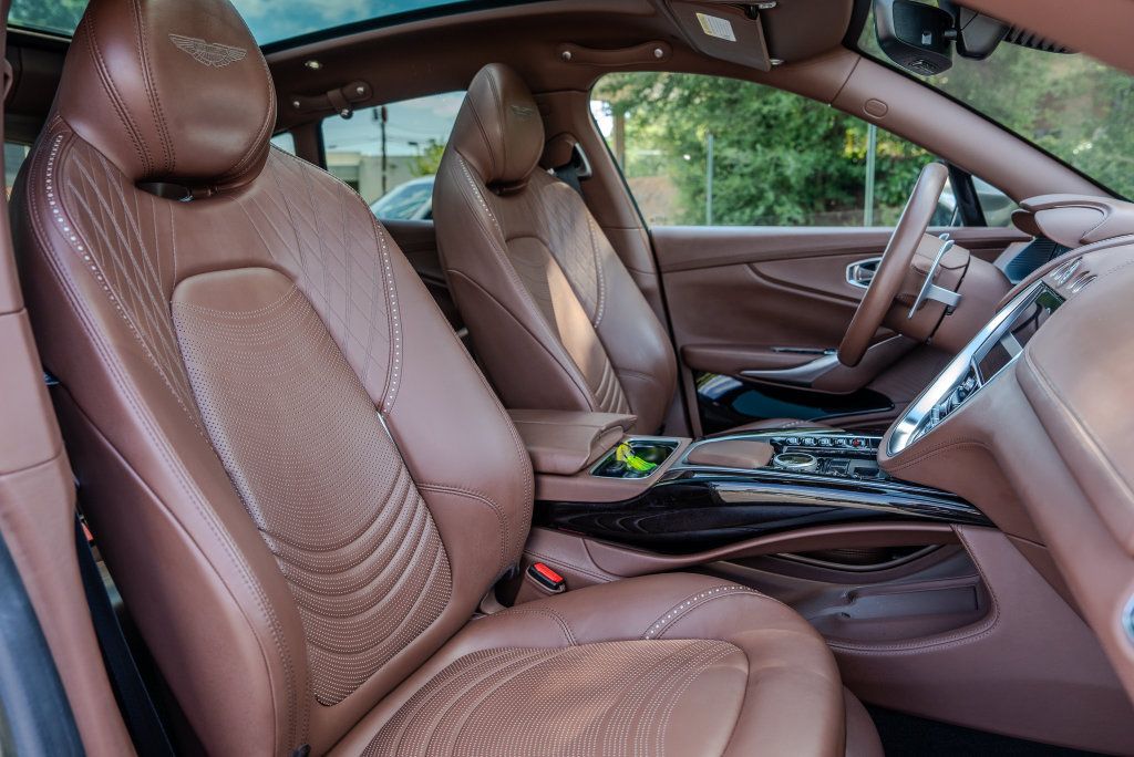 Used 2023 Aston Martin DBX AWD/4WD image 21