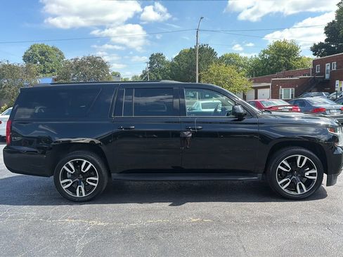 Used 2019 Chevrolet Suburban LT w/ RST Edition AWD/4WD image 4
